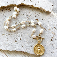 VB&CO:  19" QUEEN BEE PEARL NECK