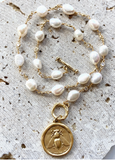 VB&CO:  19" QUEEN BEE PEARL NECK